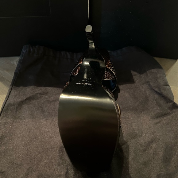 Saint Laurent
Tribute 135mm metallic-effect sandals - Picture 6 of 11